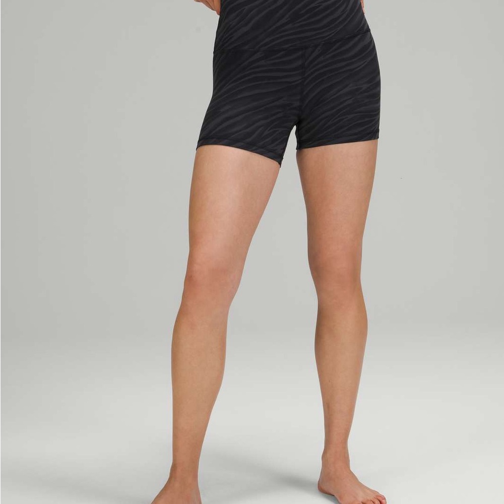 lululemon align 4 inch inseam le tigre camo black and grey shorts